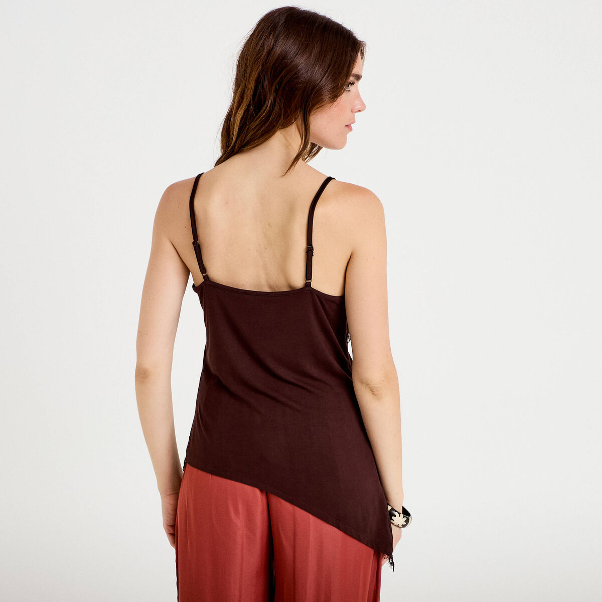 D&eacute;bardeur ajust&eacute; d&eacute;collet&eacute; dentelle marron fonc&eacute; femme
