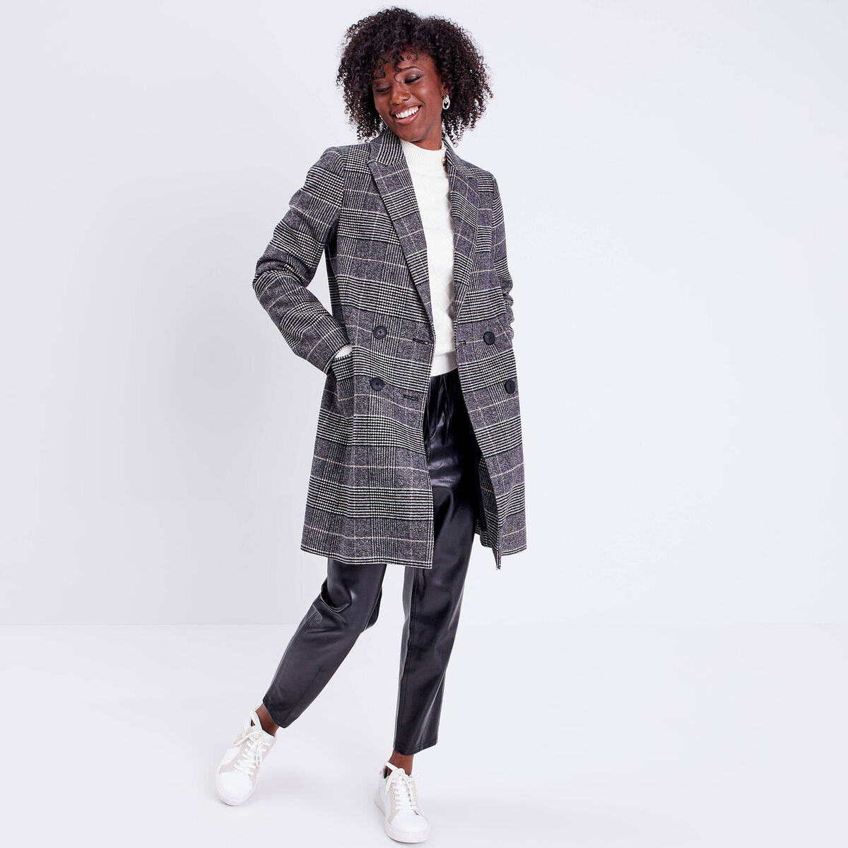 Pull boutonn&eacute; avec torsades ecru femme