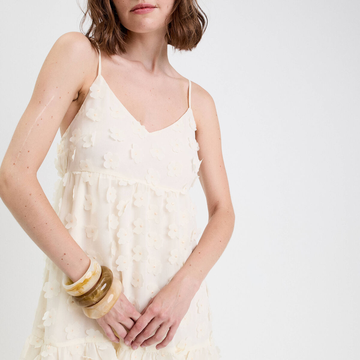 Robe courte évasée col v à bretelles ecru femme