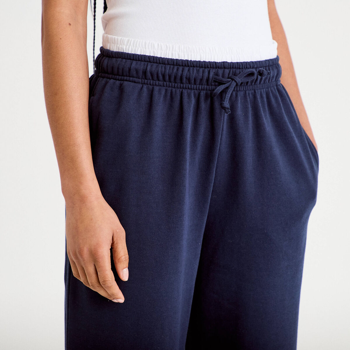 Pantalon large style jogging bleu marine femme