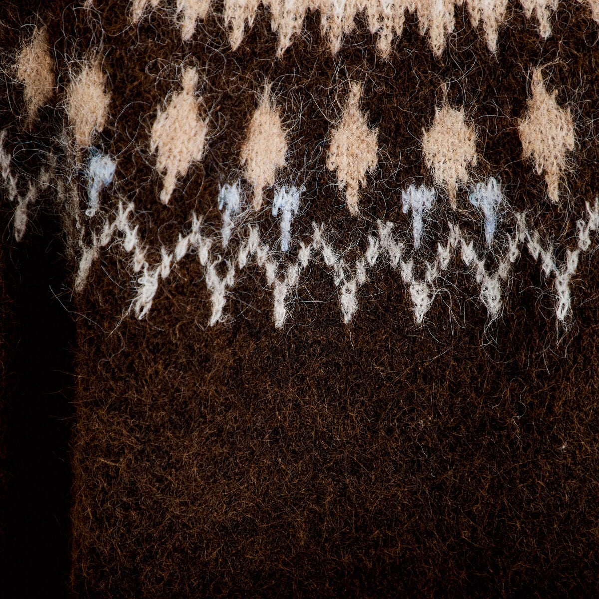 Pull col rond manches longues marron fonc&eacute; femme