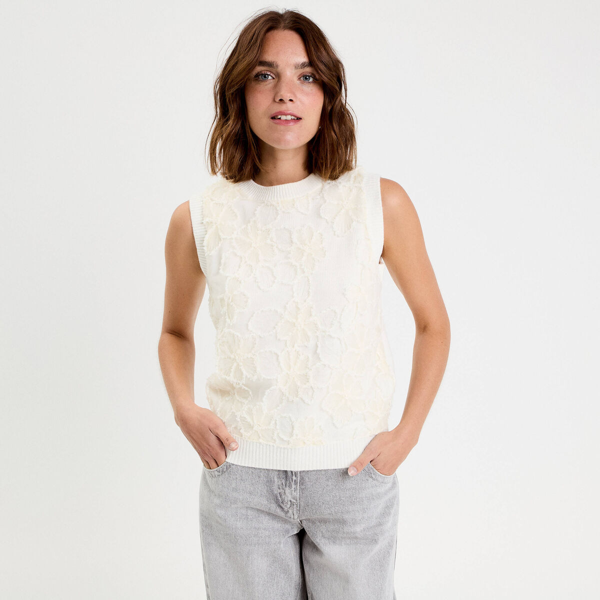 Pull sans manches &agrave; motif floral ecru femme