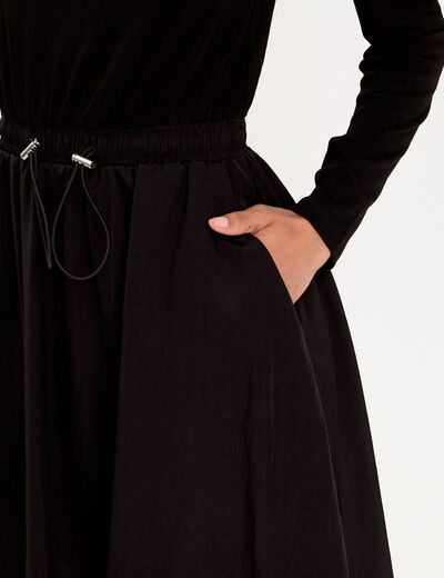 Robe courte droite col bateau noir femme