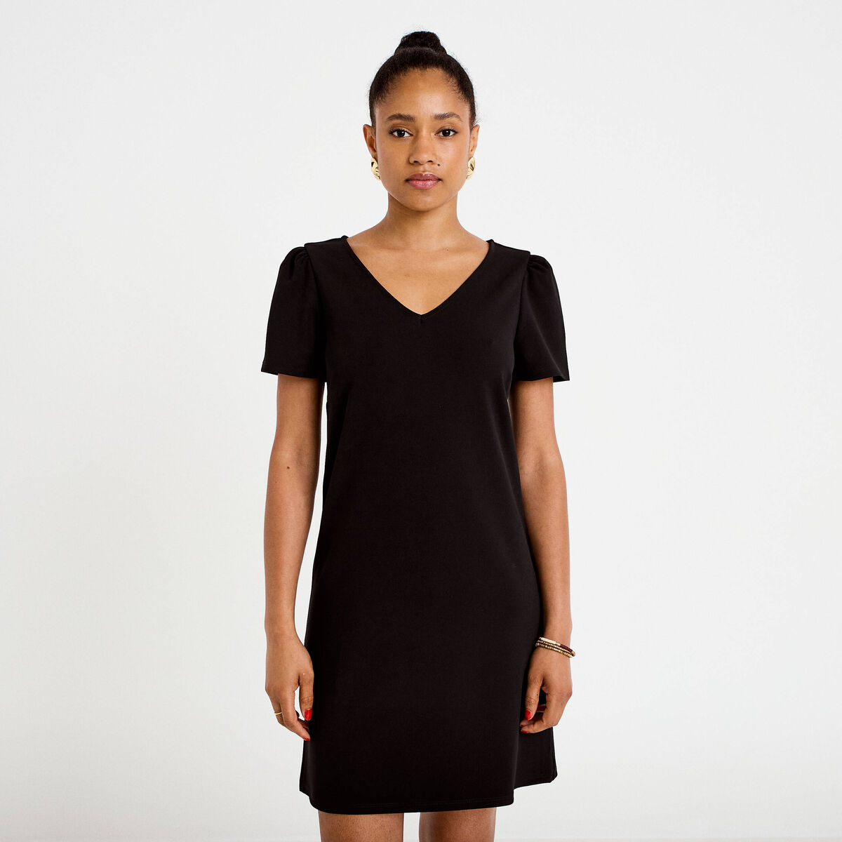 Robe droite courte en maille col rond noir femme