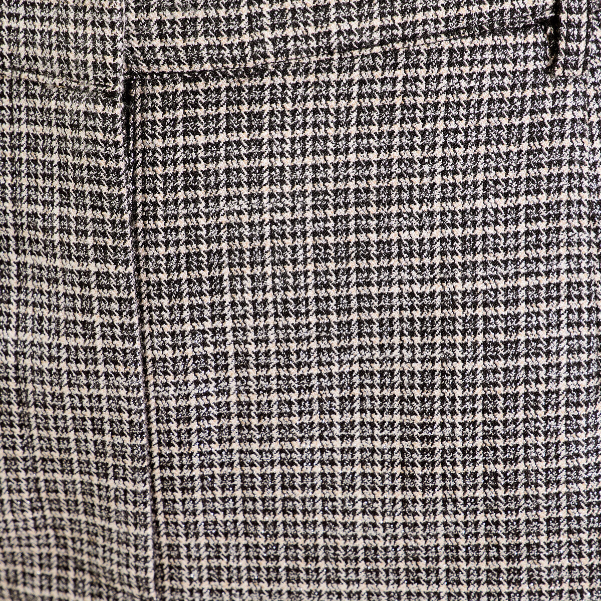 Short regular taille standard tweed noir femme
