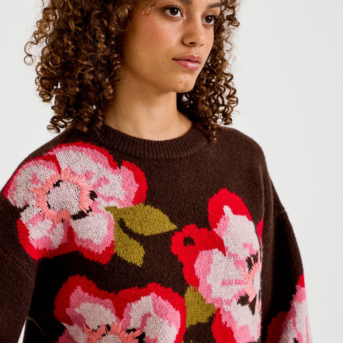 Pull ample col rond manches longues marron fonc&eacute; femme