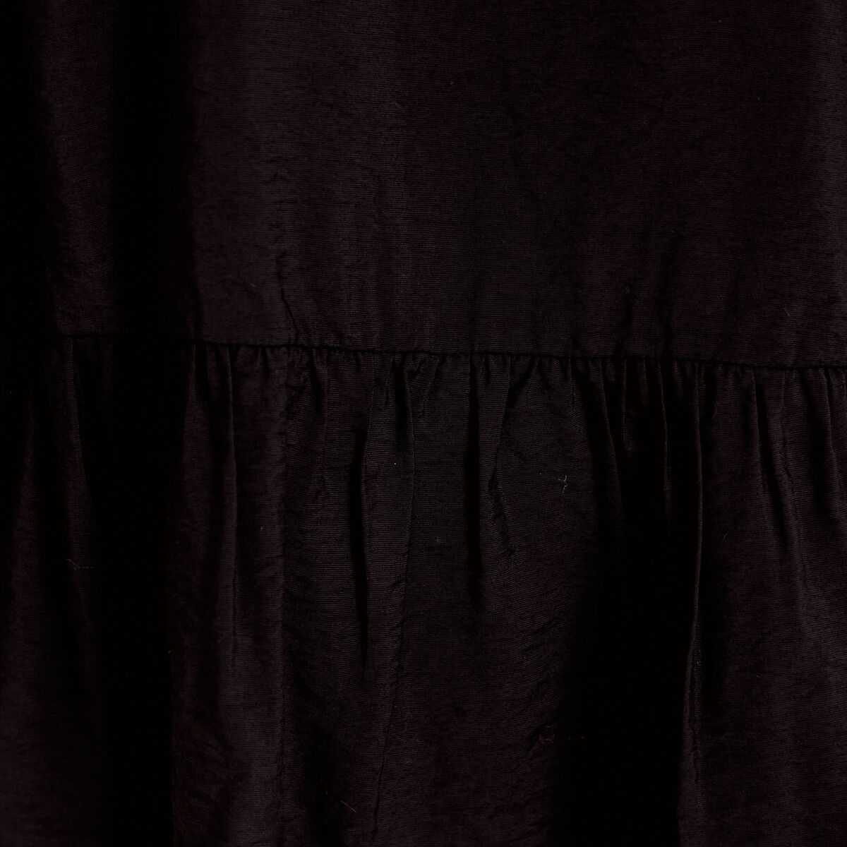 Chemise droite pliss&eacute;e col am&eacute;ricain noir femme