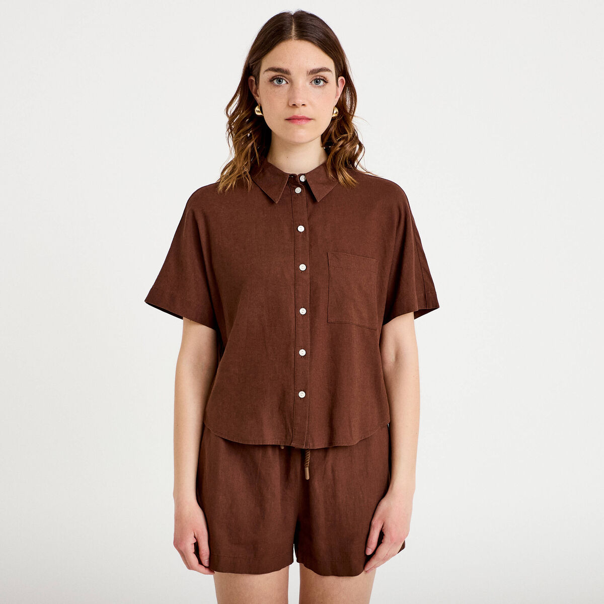 Chemise droite courte col classique marron femme