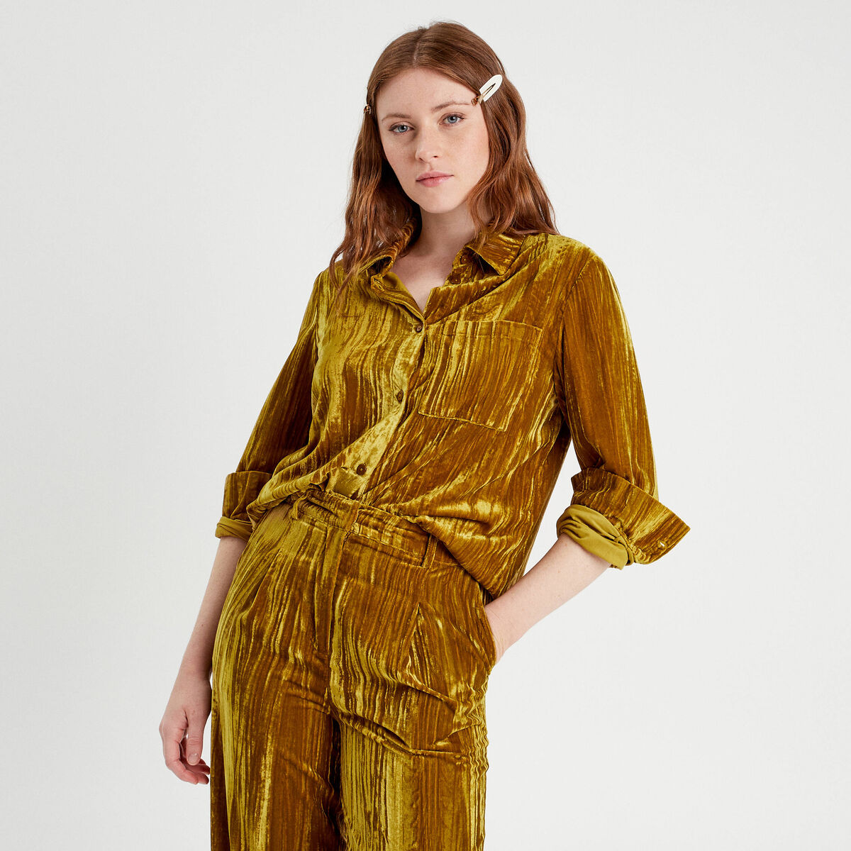 Chemise en velours vert olive femme