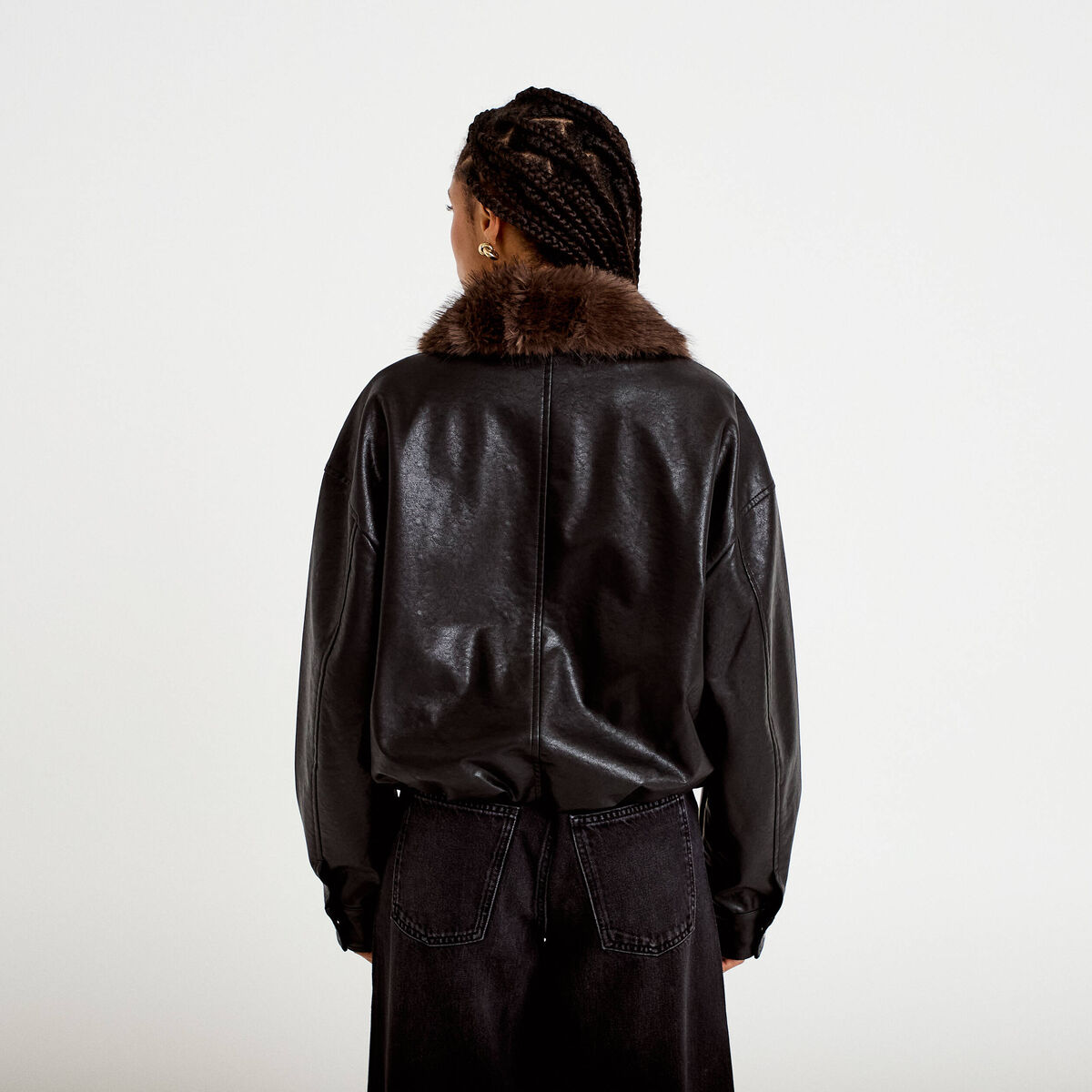 Veste droite similicuir col tailleur noir femme