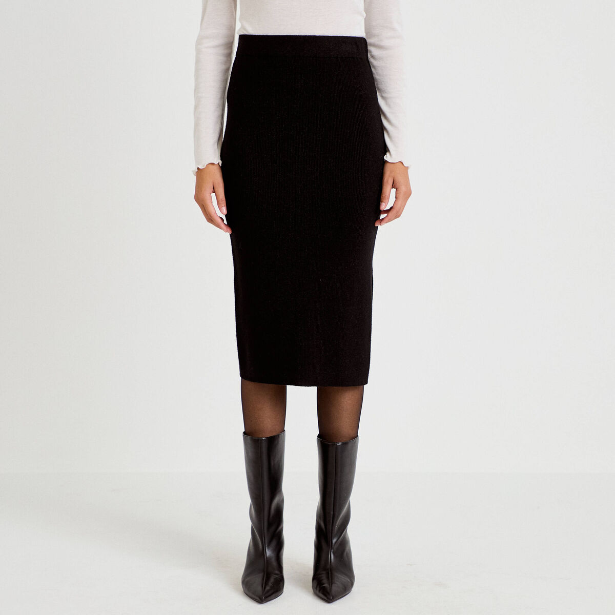 Jupe ajust&eacute;e longueur 3/4 noir femme
