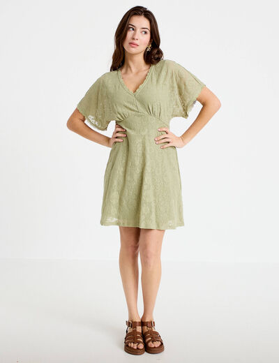 Robe courte &eacute;vas&eacute;e col v dentelle vert kaki femme