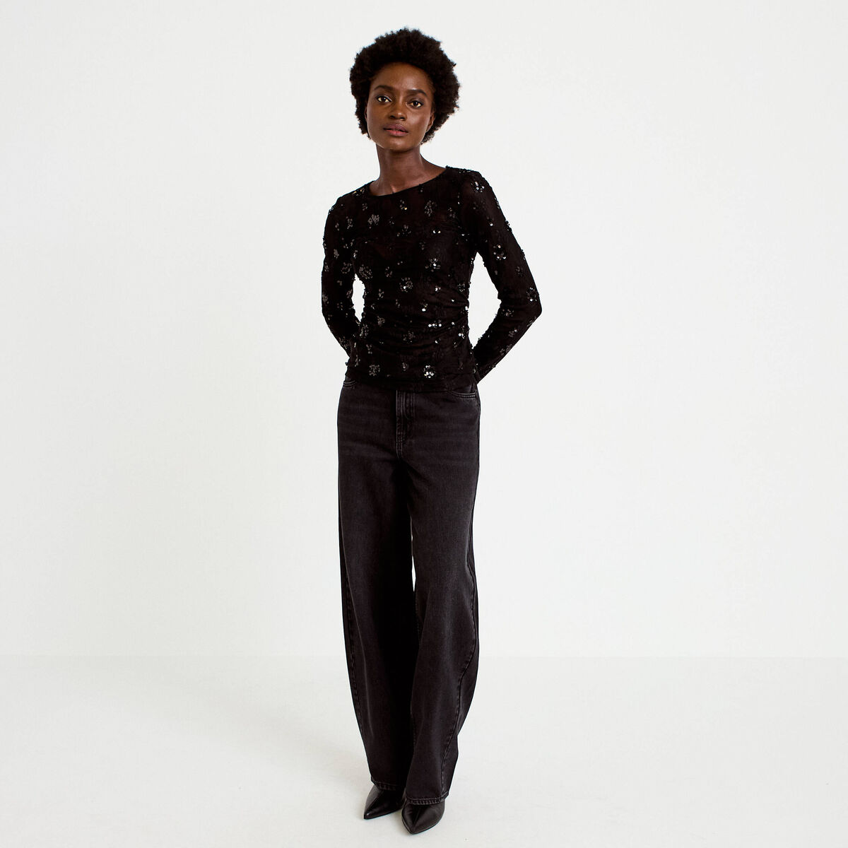 T-shirt ajust&eacute; col rond brod&eacute; perles noir femme