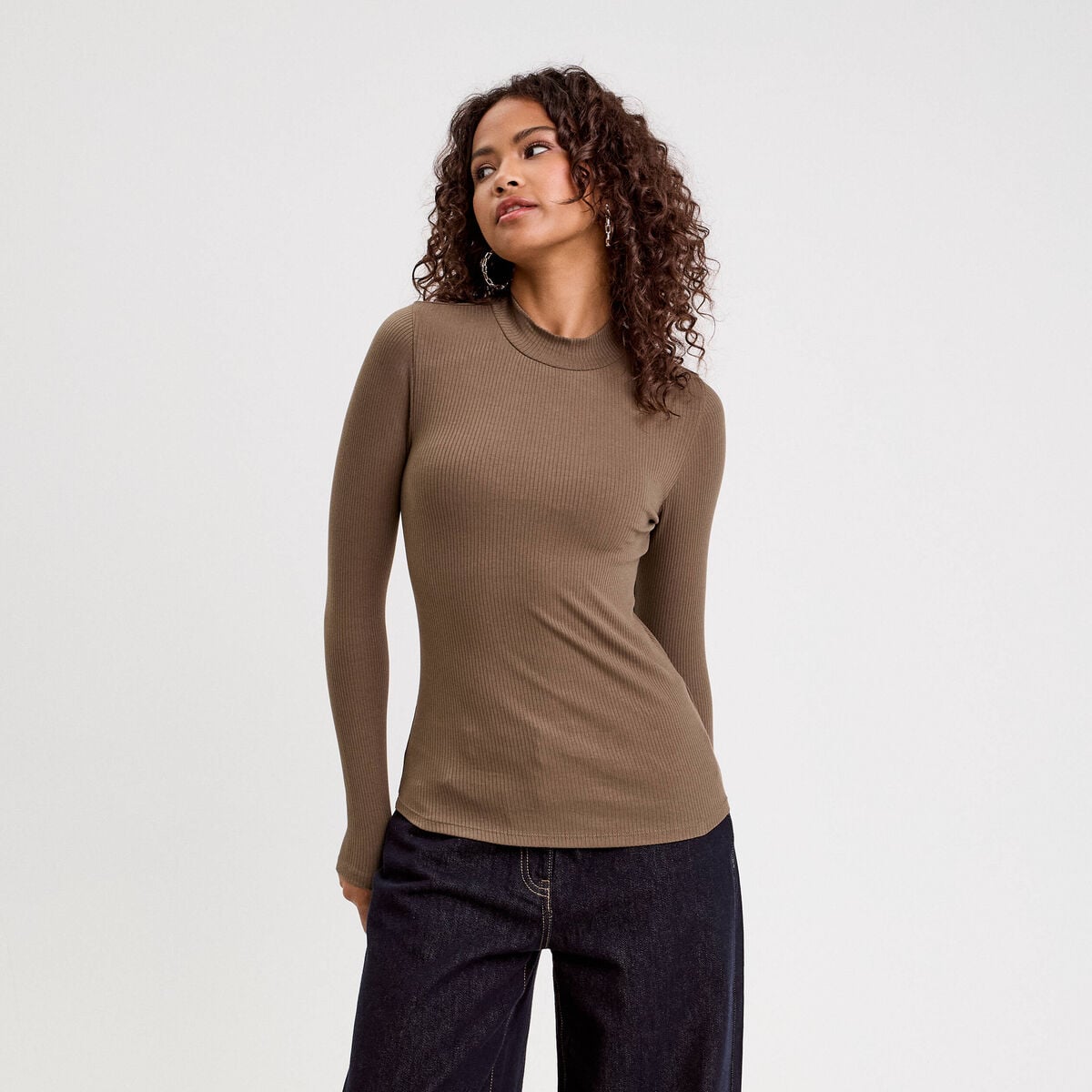 T-shirt manches longues c&ocirc;tel&eacute; vert kaki femme