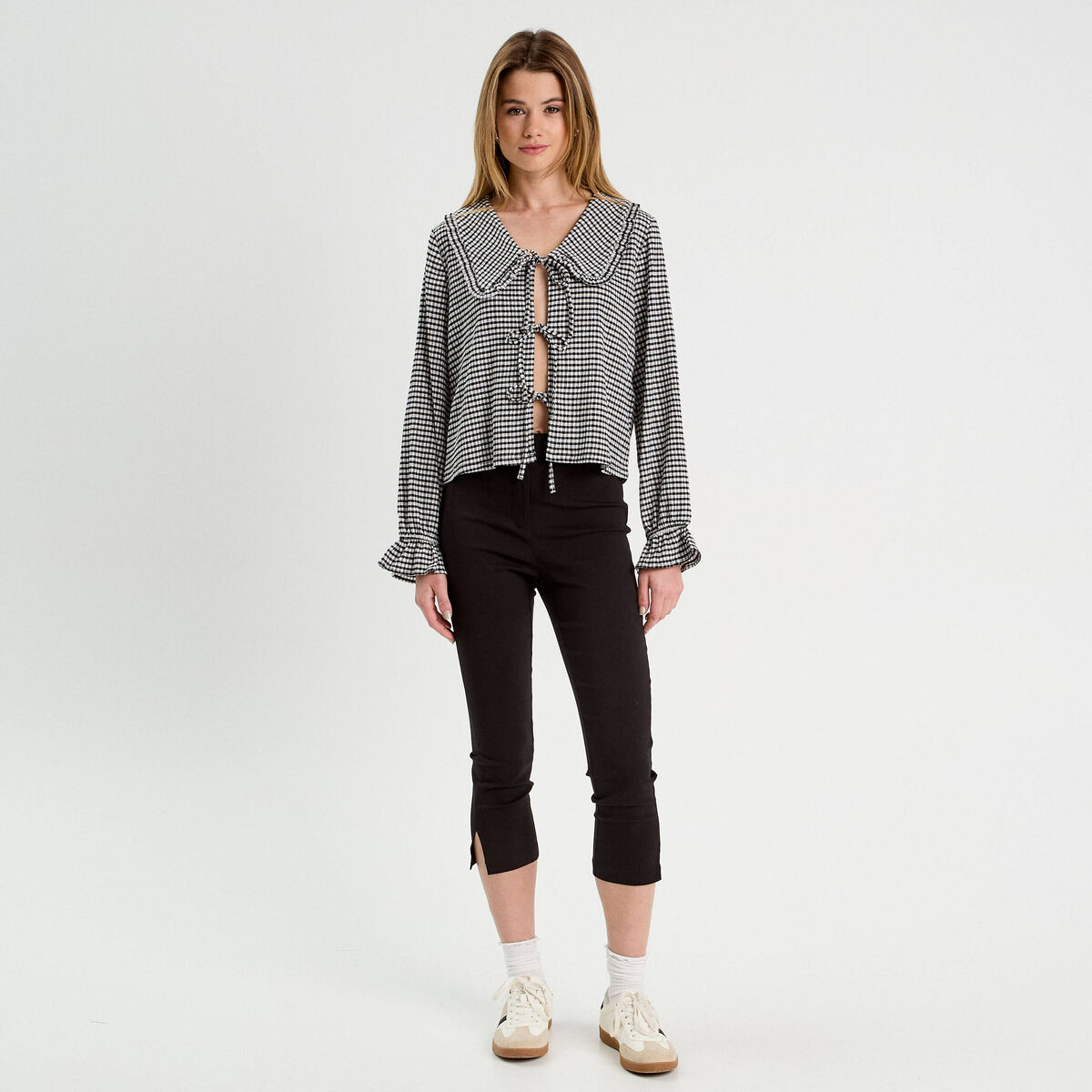 Blouse col claudine et noeuds blanc femme
