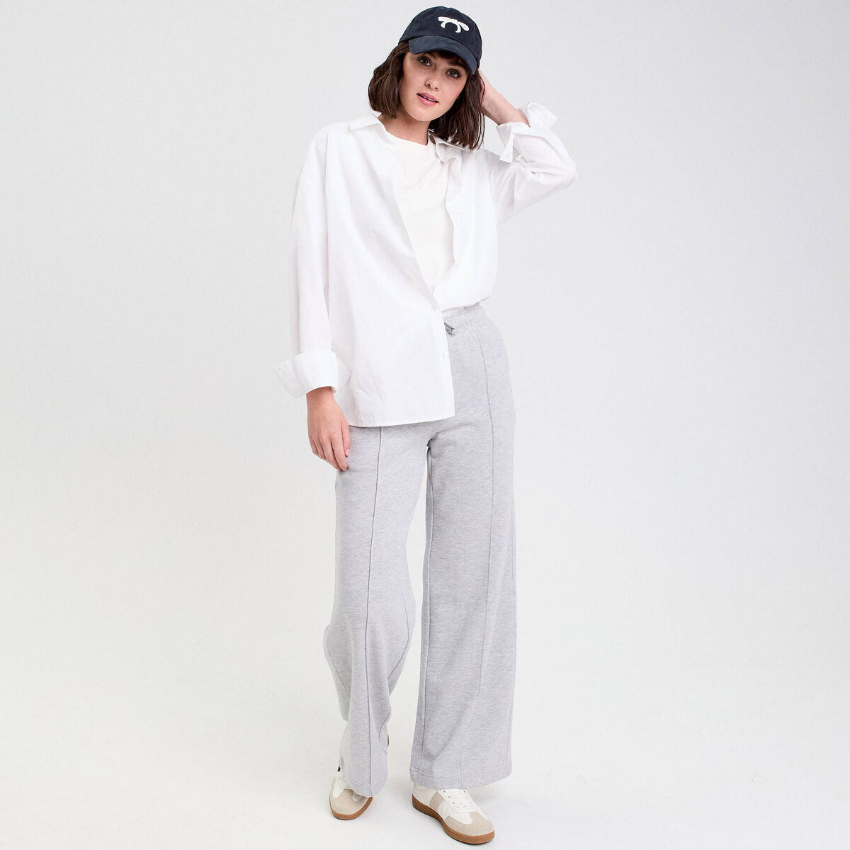 Pantalon large style jogging gris clair femme