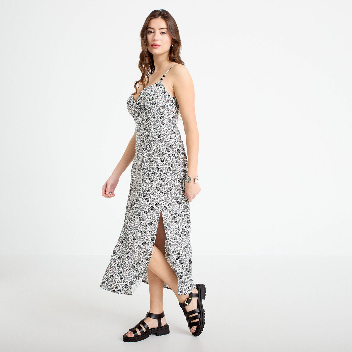 Robe longue d&eacute;collet&eacute; &agrave; fines bretelles blanc femme