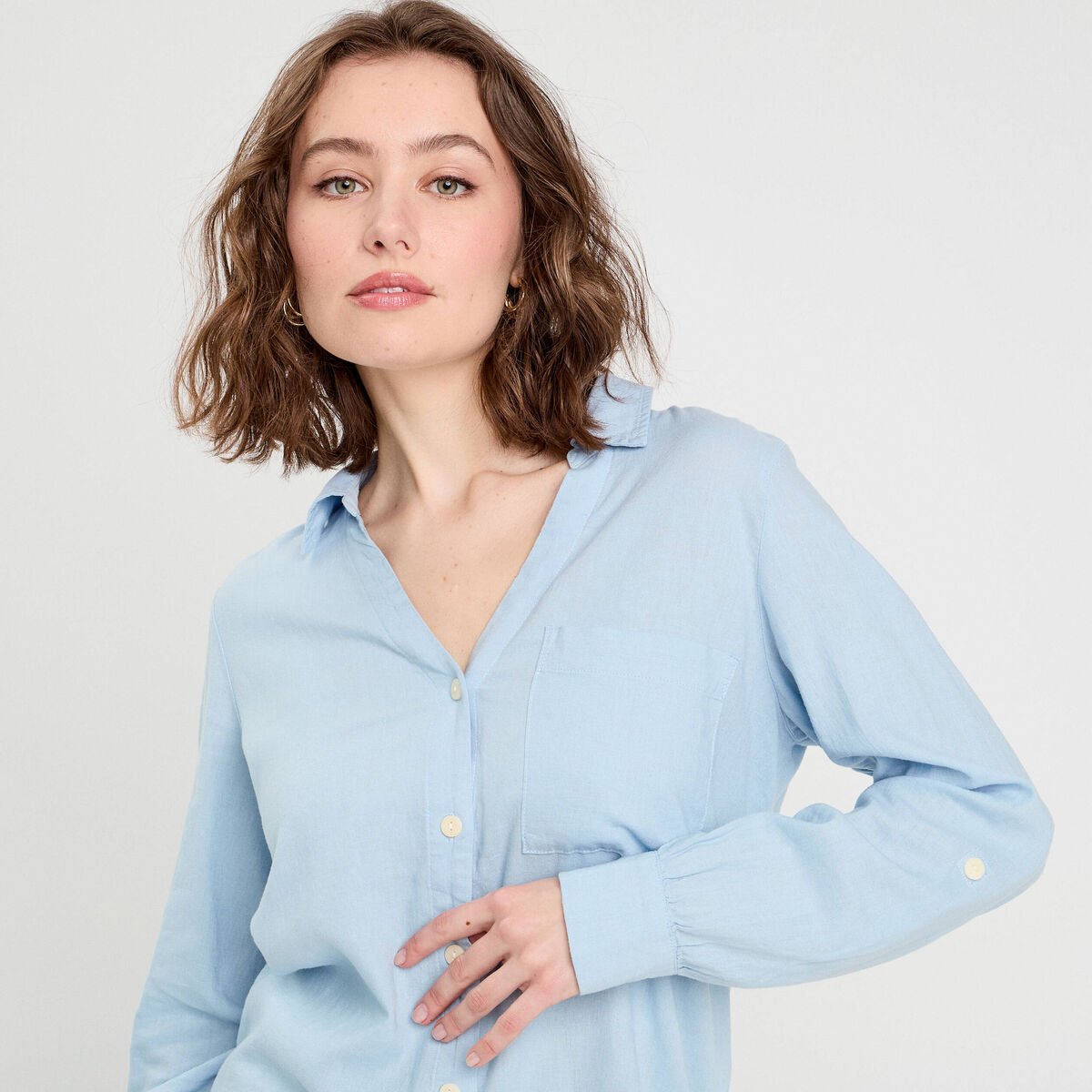 Chemise manches longues contenant du lin bleu pastel femme