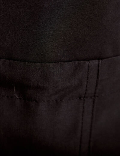 Veste courte bas resserr&eacute; &agrave; capuche noir femme