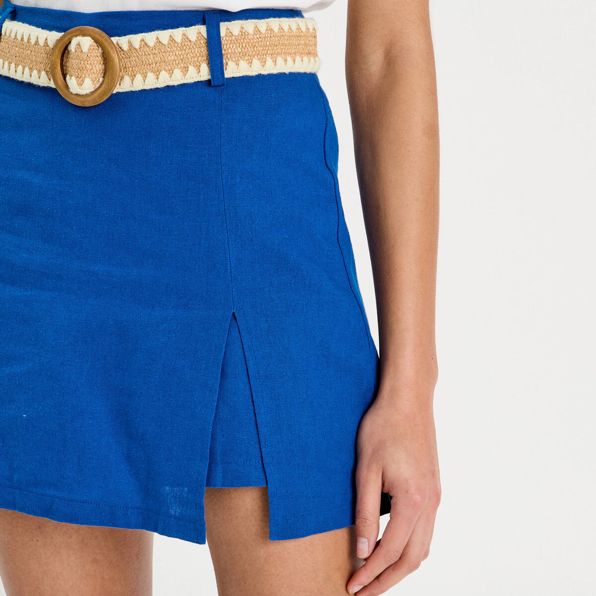 Jupe-short ceinturée contenant du lin bleu electrique femme