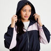 Veste cropped &agrave; capuche bas resserr&eacute; bleu marine femme