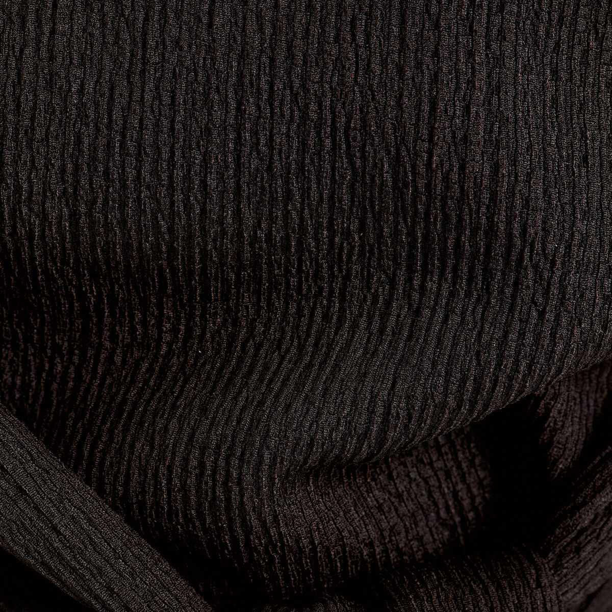 Robe &eacute;vas&eacute;e d&eacute;tail noeud noir femme