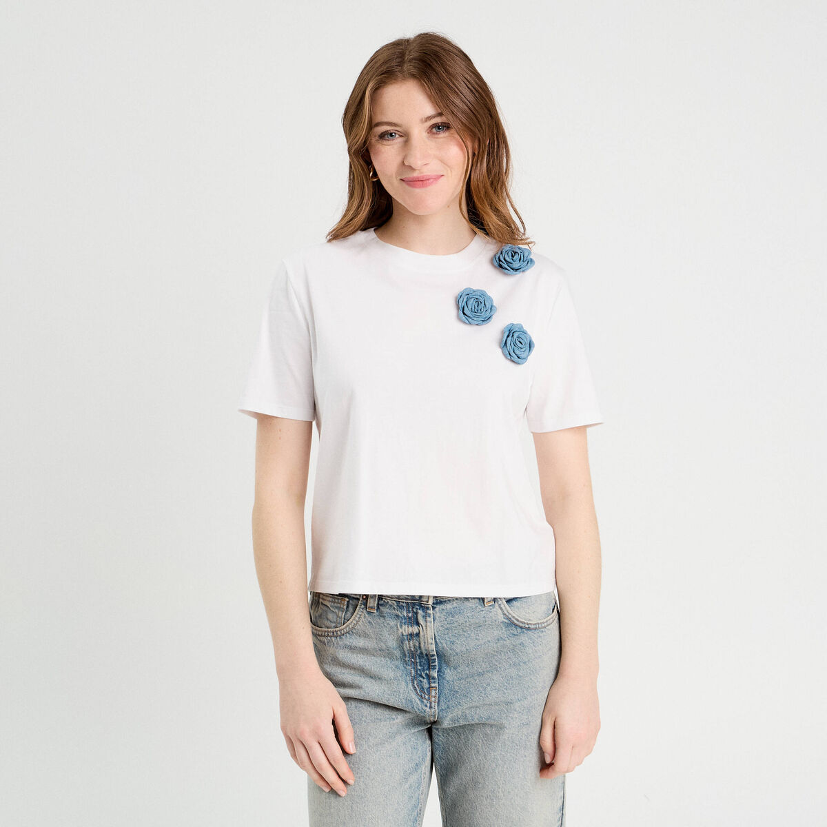 T-shirt détails fleurs blanc femme