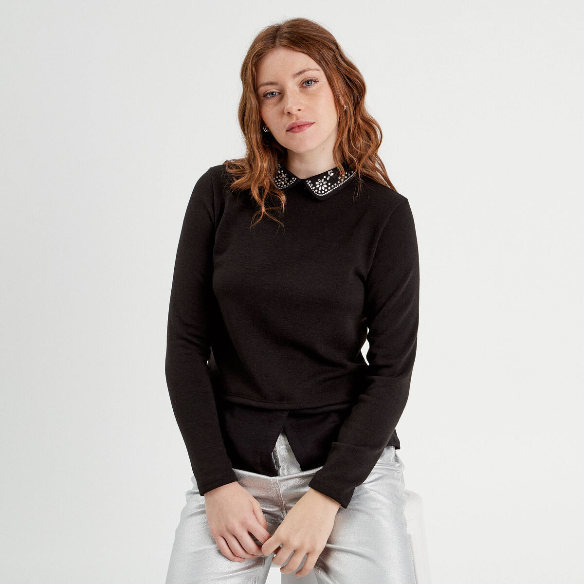 Pull col chemise bijoux noir femme