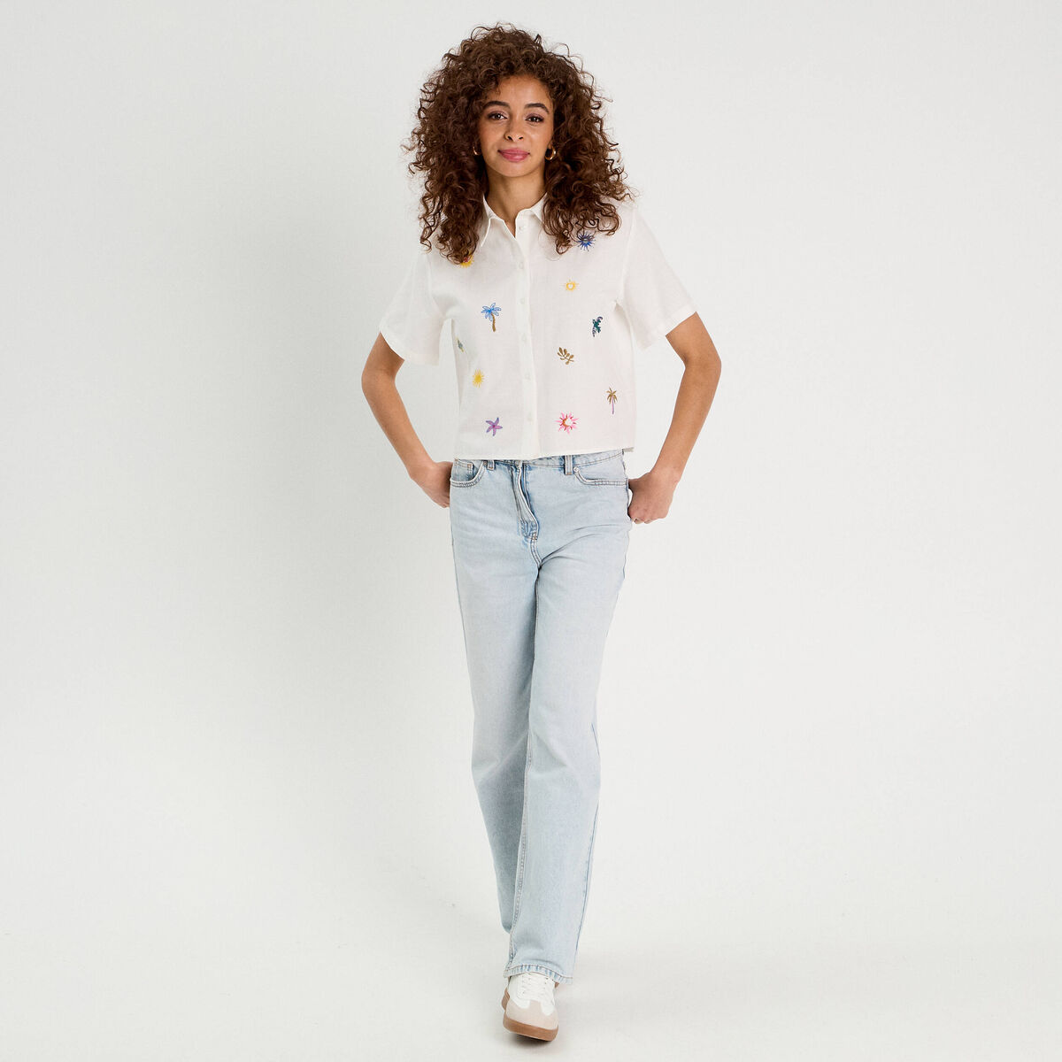 Chemise brodée manches courtes ecru femme