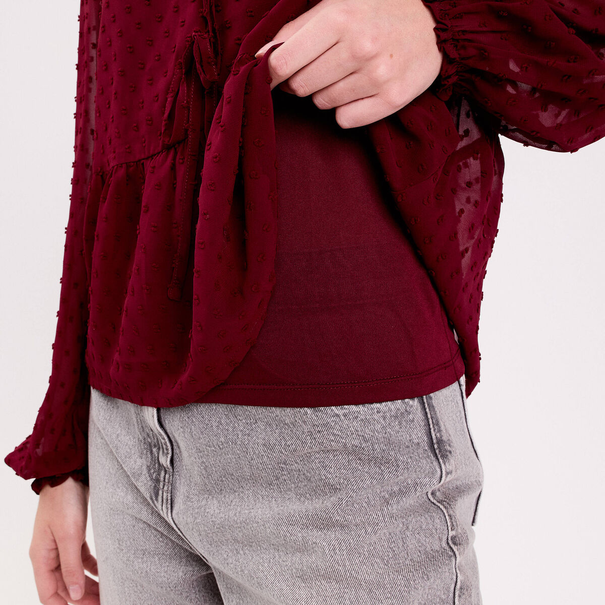 Blouse courte droite col v rouge fonc&eacute; femme