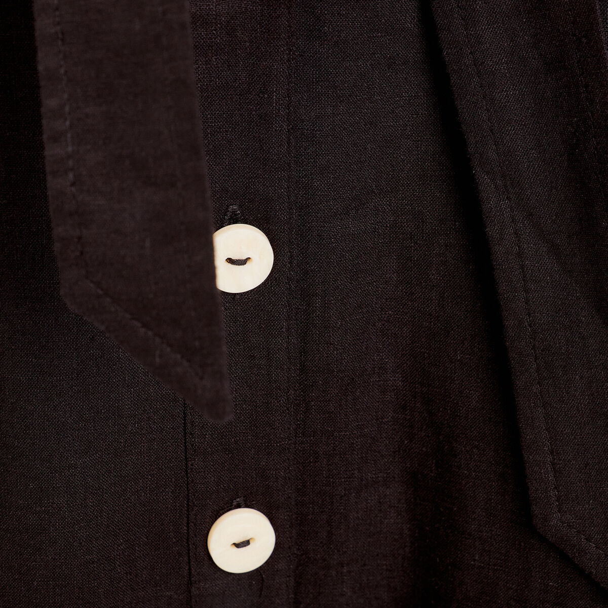 Robe boutonnée à manches courtes noir femme