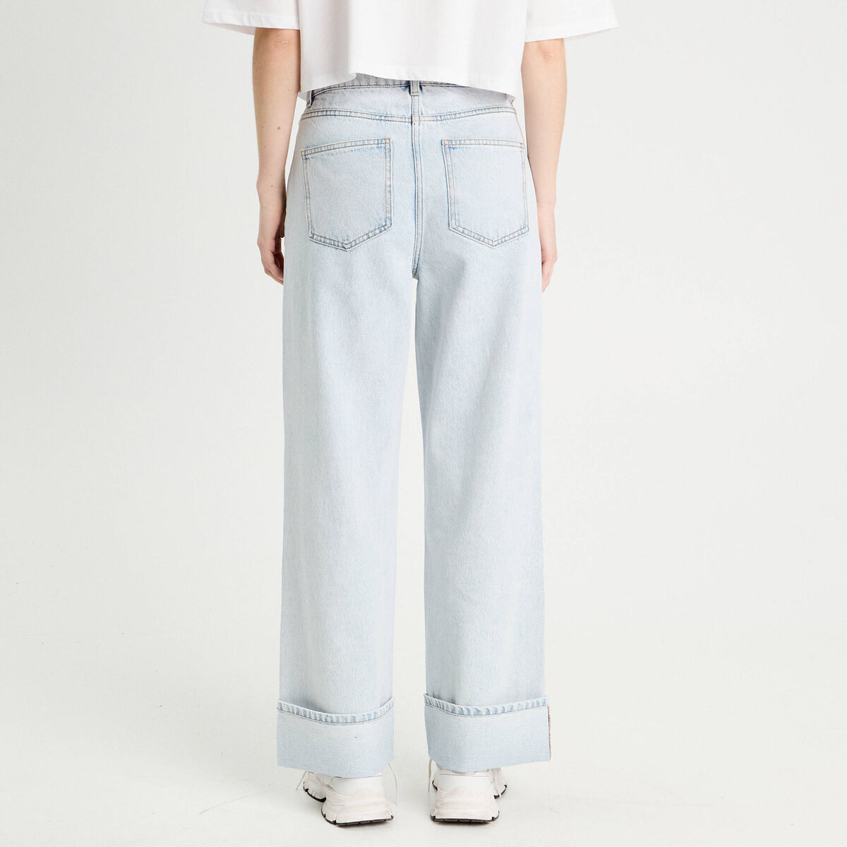 Jeans droit avec ourlets denim bleach femme