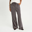 Pantalon large gris fonc&eacute; femme