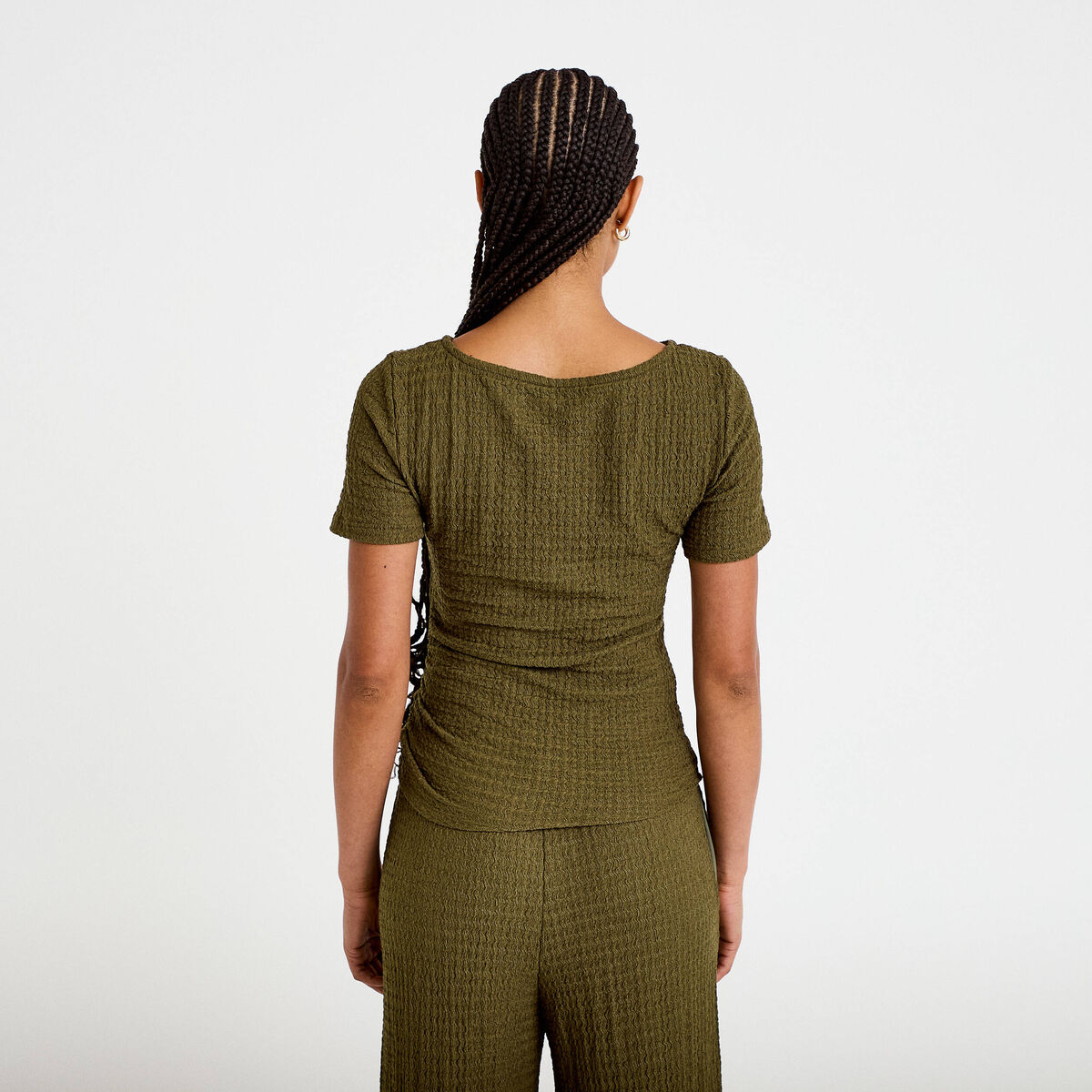 T-shirt col rond manches courtes bijou vert kaki femme