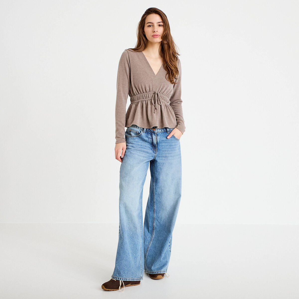Blouse cintr&eacute;e col v manches longues beige femme