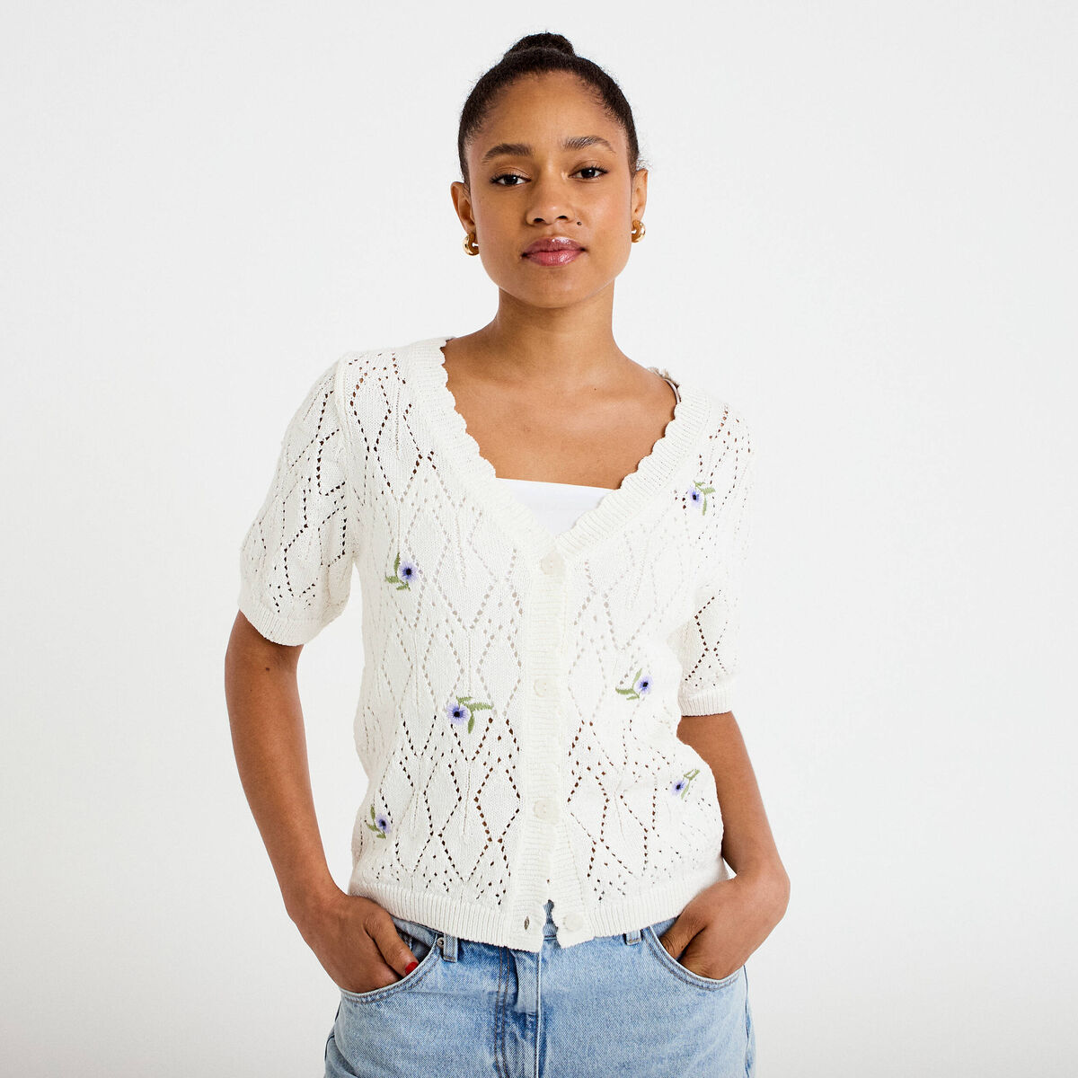 Gilet col v manches courtes brod&eacute; ecru femme