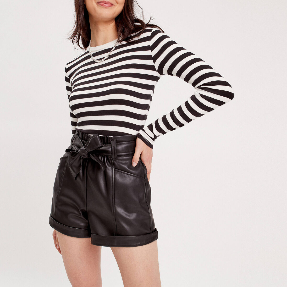 Short paperbag similicuir noir femme