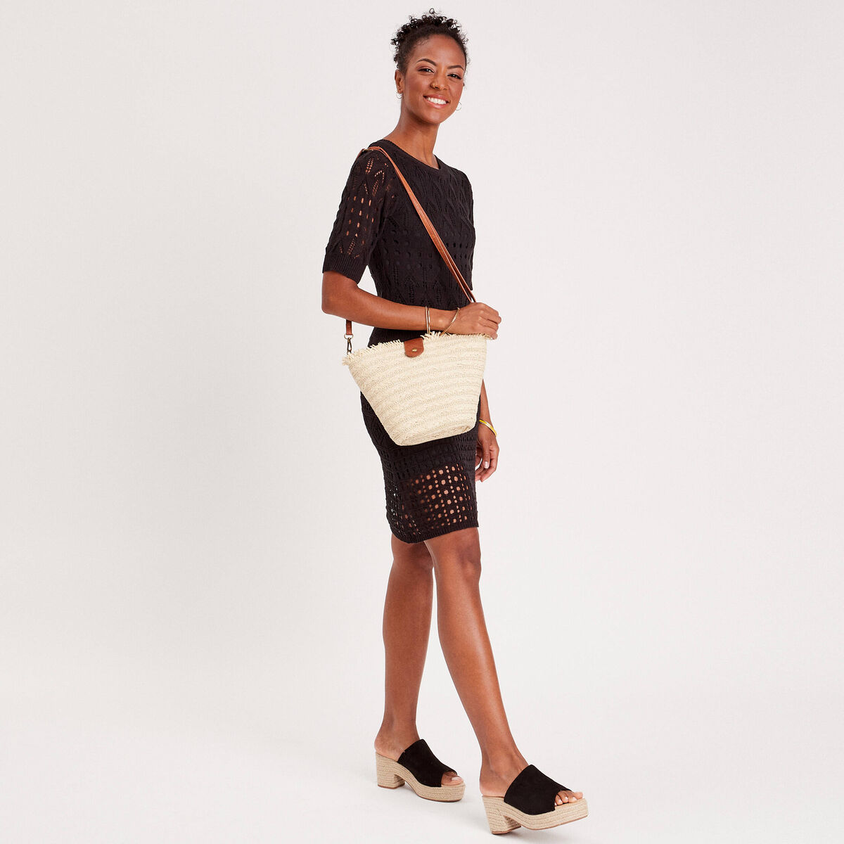 Robe pull évasée ajourée noir femme