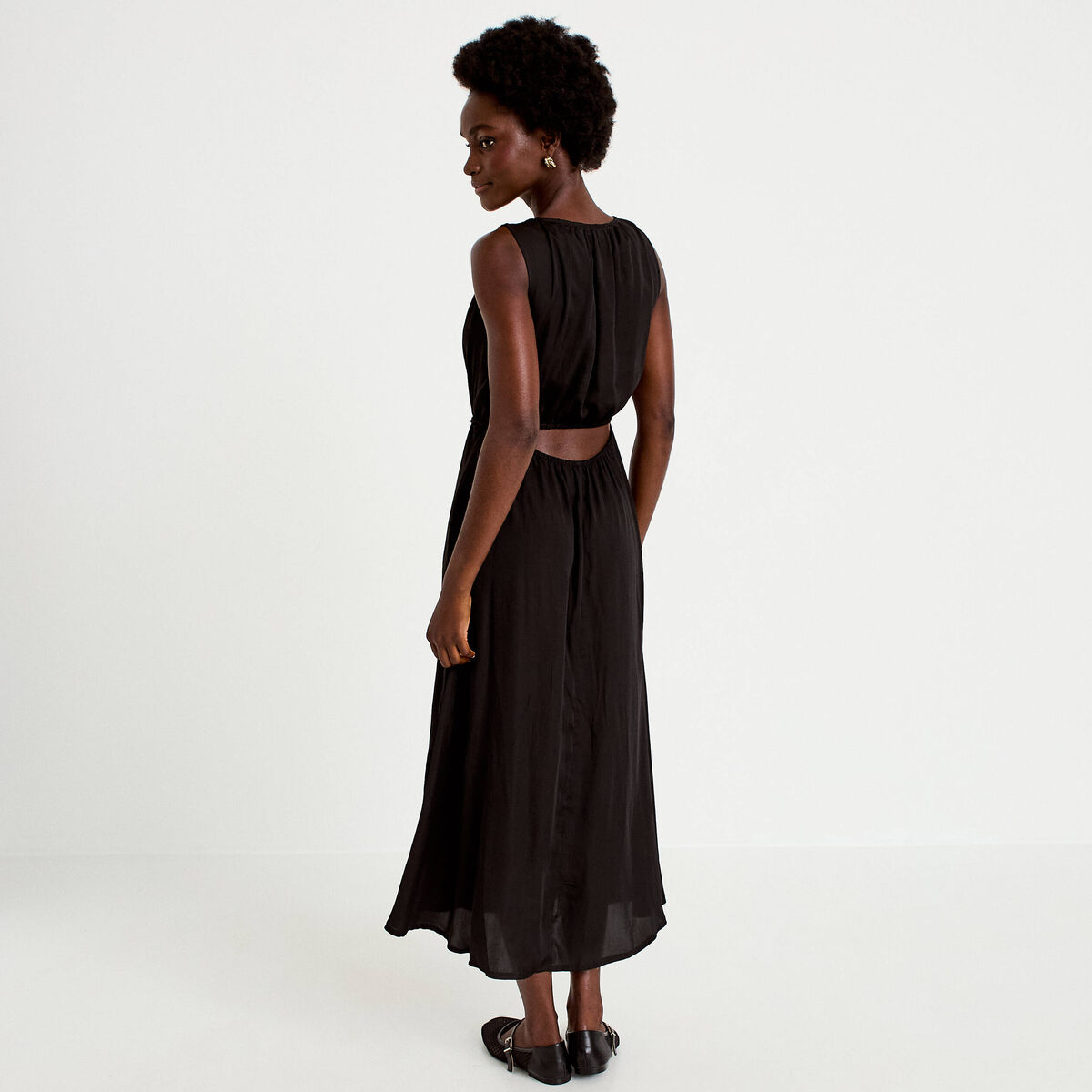 Robe longue &eacute;vas&eacute;e sans manches noir femme