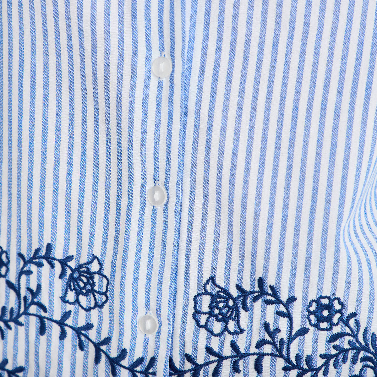 Blouse col v manches 3/4 brod&eacute;e bleu marine femme
