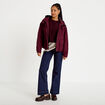 Veste courte bas resserr&eacute; &agrave; capuche bordeaux femme