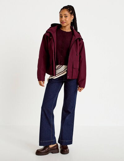 Veste courte bas resserr&eacute; &agrave; capuche bordeaux femme