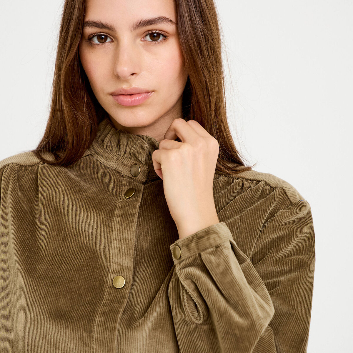 Chemise droite velours col montant vert kaki femme