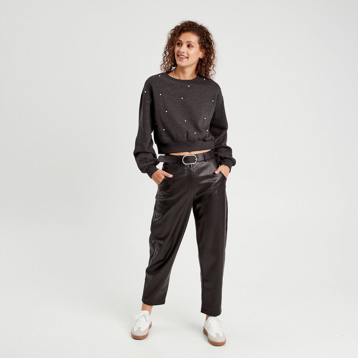 Sweat oversize avec perles gris foncé femme