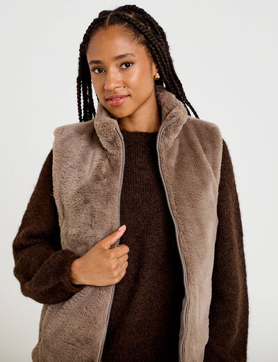 Veste courte ajust&eacute;e sans manches taupe femme