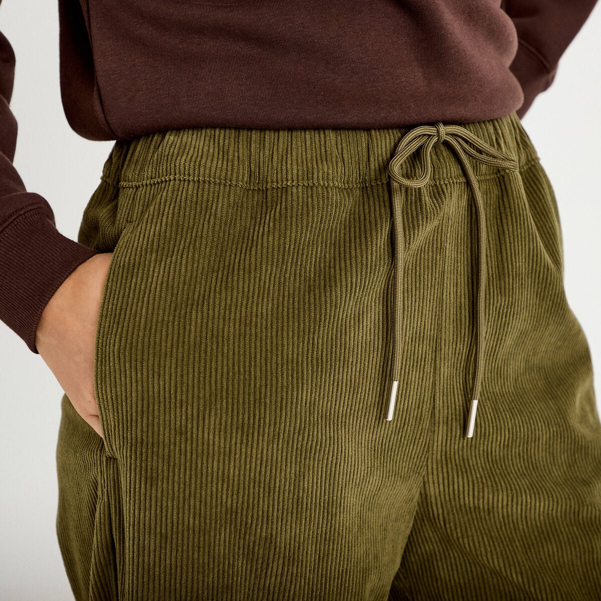 Pantalon bootcut taille standard velours vert kaki femme