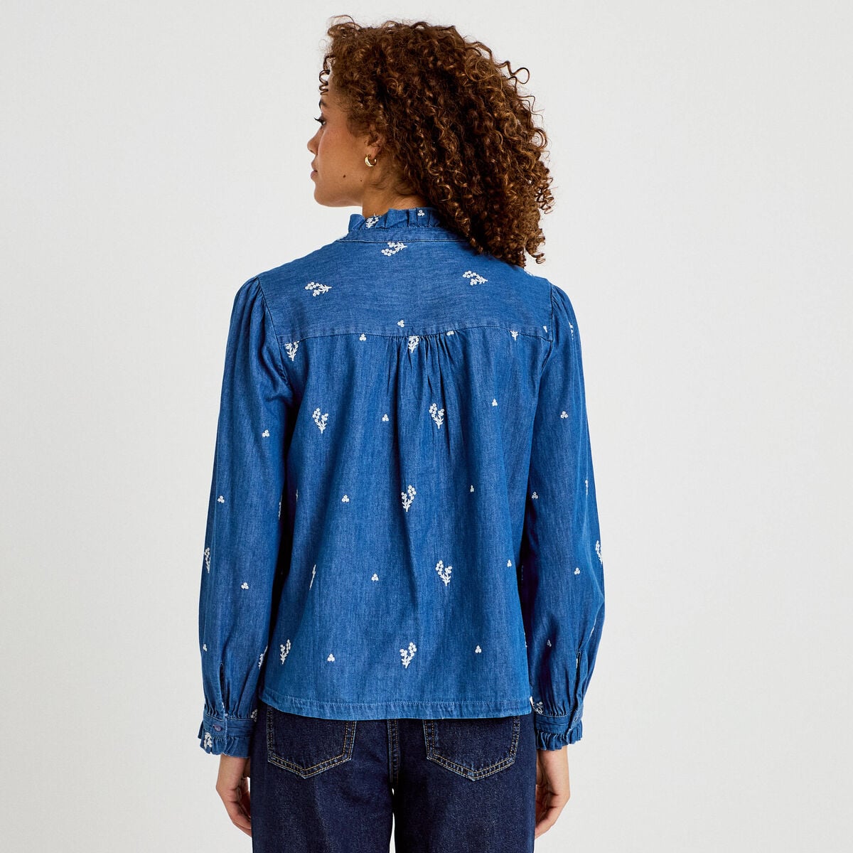 Chemise droite en jean col montant blanc femme