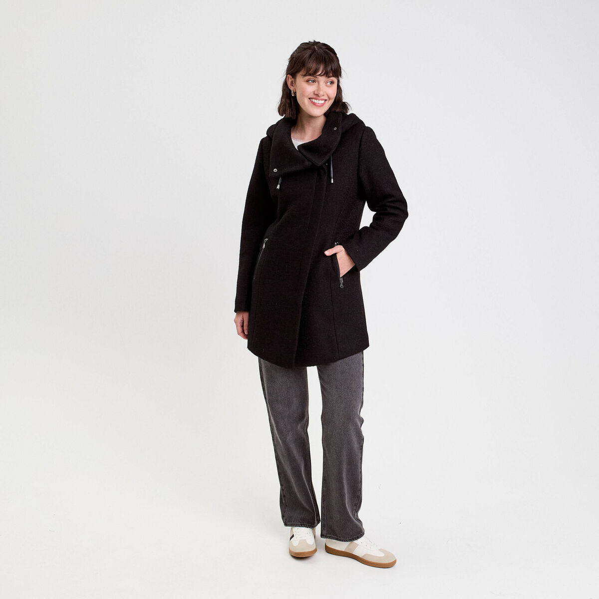 Manteau cintr&eacute; asym&eacute;trique noir femme