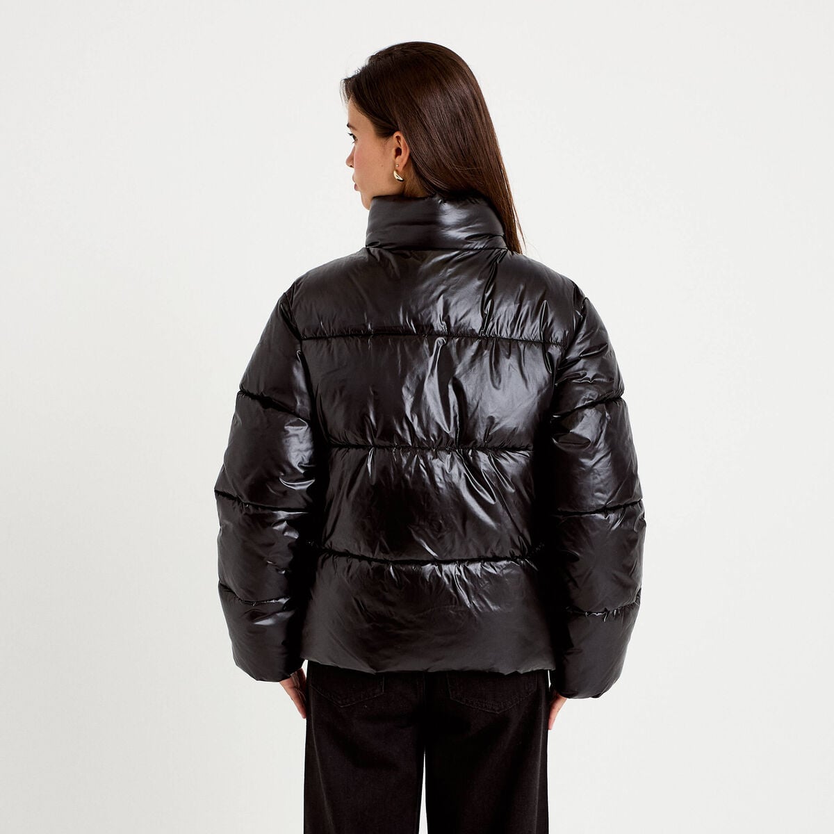 Doudoune col montant bas resserr&eacute; noir femme