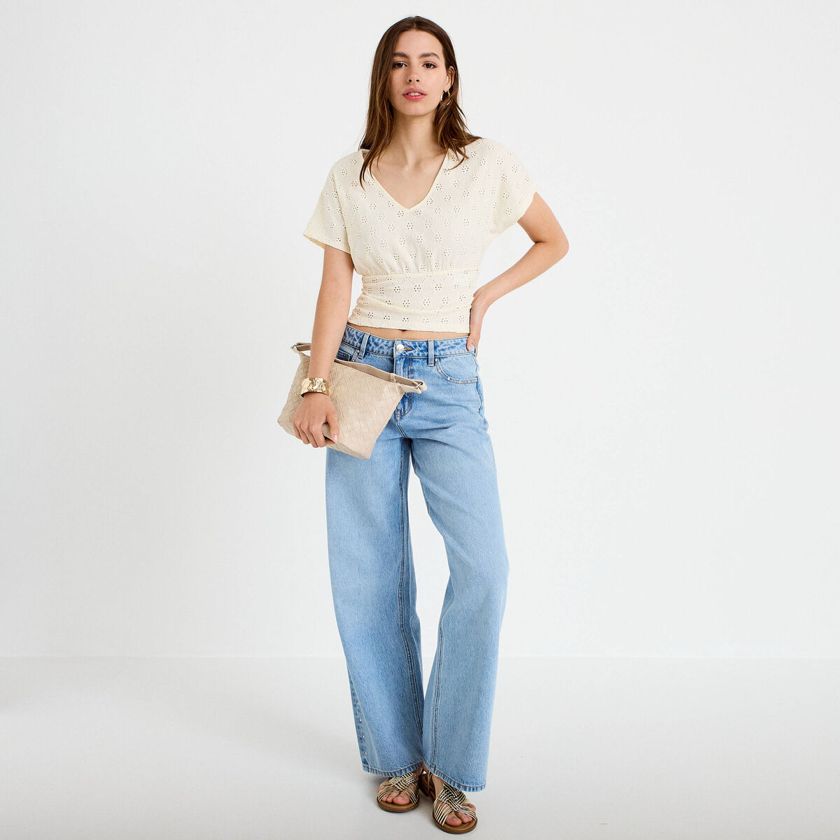 T-shirt ajour&eacute; col v manches courtes ecru femme